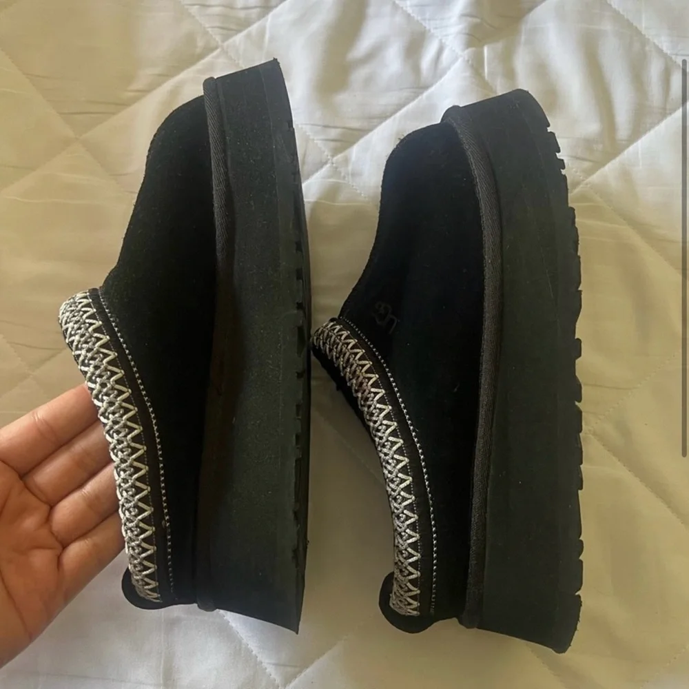 UGG Black Slippers - Picture 2 of 6